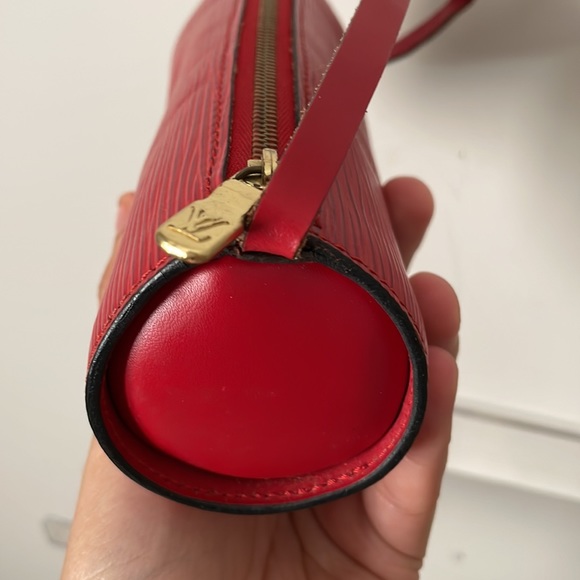 Authentic Louis Vuitton Papillon 30 with baby papillon clutch in genuine red epi - Picture 9 of 15